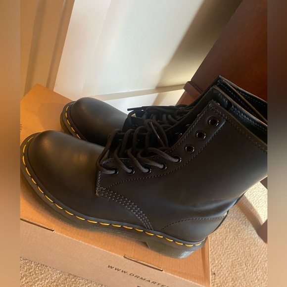 Dr. Martens - Picture 8 of 10